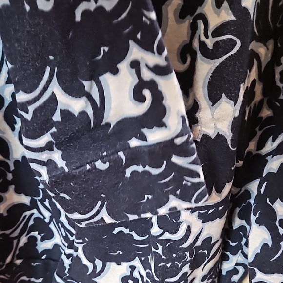 LOFT Navy and White Floral Sweater - Picture 3 of 4